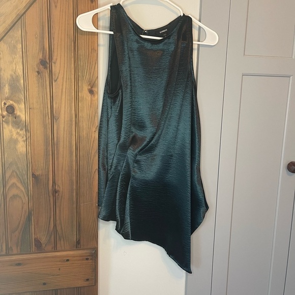 Express women’s angled tank top - Picture 2 of 5